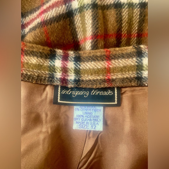 🧶INTRIGUING THREADS🧶 VTG PLAID WOOL BLEND FRINGE HEM KICK SLIT SKIRT EUC❣️ - Picture 5 of 10